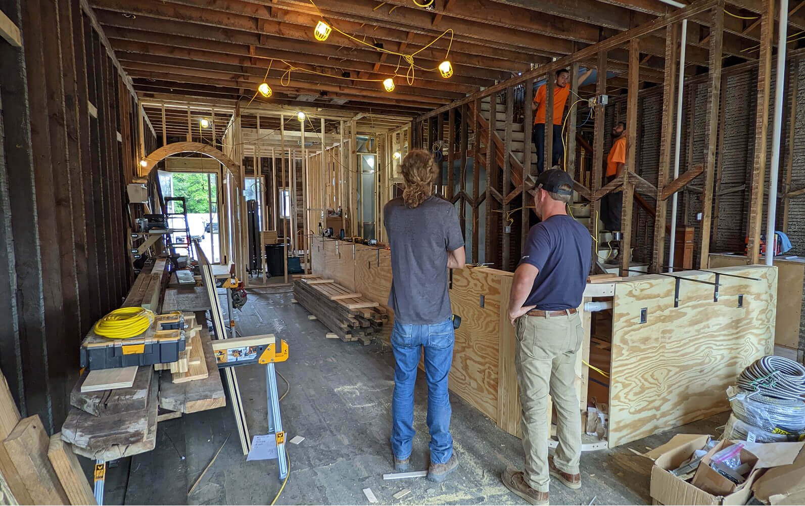 8K construction team on a job site